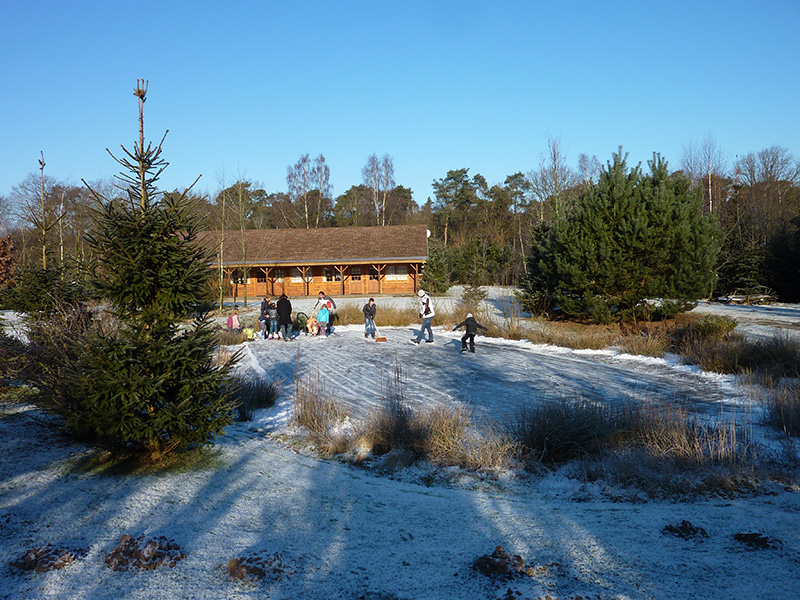 schaatsen op vijver melody ranch
